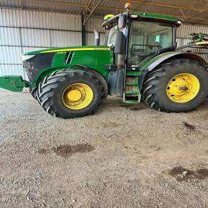 John Deeree 7230R Row Crop Tractor 70HP Gear Drive Engine & Gearbox Uso agrícola de alta productividad - Product Image 1