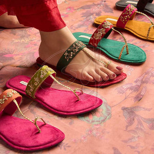 Zapatos de Mujer Hechos a Mano con Decoración de Pedrería Glamorosa, Antideslizantes, con Entresuela de Terciopelo y Suela de Cuero Natural, Tendencia de Moda - Product Image 6