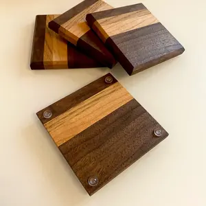 Posavasos de madera hechos a mano Posavasos de nogal negro sólido y madera de arce Posavasos de nogal cuadrados para decoración del hogar - Product Image 4