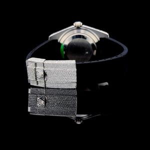 Mejora la moda con el reloj de diamantes de moissanita con función de fecha y banda de goma negra estilo Hip Hop para hombres y mujeres. - Product Image 4