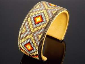 Pulseras de Moda con Letras Bordadas y Logotipo de Nombre Personalizado para Compromiso - Product Image 2