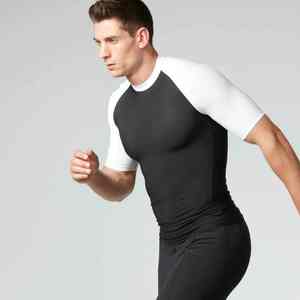 Nouveau T-shirt de sport à compression sans couture à séchage rapide pour homme, en polyester, imprimé avec logo personnalisé, manches courtes, course à pied, entraînement, rashguard - Product Image 3