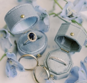 Boîte à bijoux en velours vert émeraude pour bague de fiançailles et mariage Boîte cadeau élégante pour bagues Rangement de bagues de luxe - Product Image 2