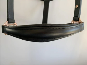 Halter en cuir noir-Raccords en or rose avec plaque signalétique de cheval gravée poids léger - Product Image 3