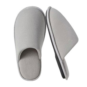 Pantuflas Desechables Ecológicas de Secado Rápido, de la Mejor Calidad, 2 Pares al por Mayor, Pantuflas de Toalla Personalizadas Cómodas de Alta Calidad - Product Image 1