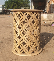 Meilleure vente Table d'appoint en bois sculpté à la main au design moderne Meubles de salle à manger anciens en bois naturel de qualité supérieure
