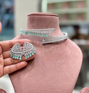 Conjunto de Collar y Aretes con Piedras Dobles de Circonio con Acabado Plateado de Alta Calidad, Colección Glamorosa para Bodas y Fiestas para Mujer - Product Image 2