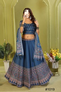 Nuevo Lanzamiento de Pawan Collections, Lehenga Choli de Algodón con Modelado Real, Reyon Pesado, Cosido, Reversible, Moderno, para Fiestas, Estilo Indio - Product Image 2