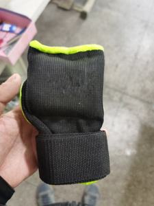 ถุงมือมวย MMA แบบมืออาชีพถุงมือหนัง PU เจลกันความชื้นแบบมีห่วงคล้องปิดด้านในปรับแต่งได้ขายส่ง - Product Image 3