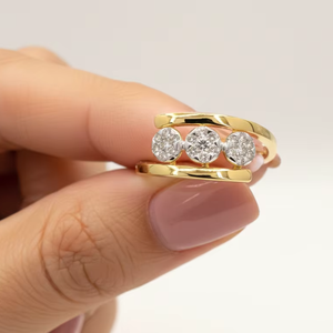 แหวนเพชรทรงคลัสเตอร์ ดีไซน์หรูหราทันสมัย สีทอง เหมาะสำหรับเป็นของขวัญหมั้นและงานแต่งงานสำหรับเธอ - Product Image 1