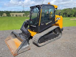 Cargadora de orugas diésel JCB 205 de calidad premium con bomba de engranajes, potente y versátil para proyectos de construcción profesionales - Product Image 2