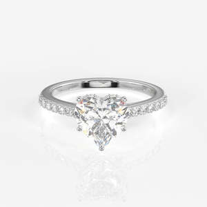 Bague en or 18 carats avec diamant Moissanite taille cœur et halo caché – Élégance et style pour les promesses - Product Image 6