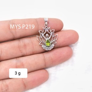 Pendentif en argent sterling 925 avec pierres précieuses péridot avec breloques de style bohème pour femme pour mariage cadeau pour son anniversaire - Product Image 1