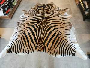 Elegante Juego de Alfombras y Tapetes de Cuero Turco Moderno con Diseño Jacquard Tejido Resistente a las Manchas para Uso Doméstico - Product Image 3