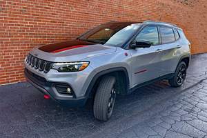 Jeep Compass Sport 2023 Seminuevo en Excelentes Condiciones - Product Image 3