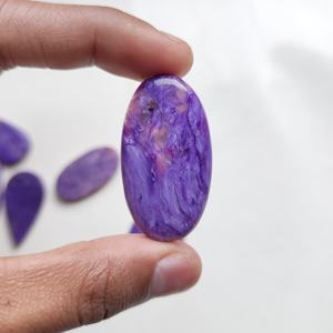Charoite naturelle de qualité supérieure 100% Cabochon de pierres précieuses en vrac forme mixte 20-40mm certifié tiers pour la fabrication de bijoux - Product Image 2