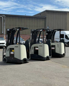 Chariot élévateur électrique à conducteur debout 2019 Crowns RC5525-30 avec capacité de 3000 lb - Product Image 3