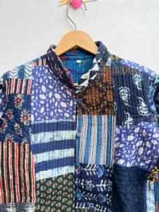 เสื้อโค้ทเย็บมือถักคอวีปิดกระดุมสองแถวงานเย็บปะสั้นของผู้หญิงเสื้อโค้ทเย็บมือสไตล์วินเทจทำด้วยมือ - Product Image 2