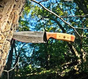 Cuchillo de hoja fija de acero de Damasco golpeado a mano con Funda de cuero para caza al aire libre Camping Soporte OEM - Product Image 6