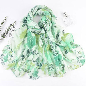 Écharpes en tissu doux et aux bords nettoyés, de qualité supérieure et à finition élégante, écharpes pour femmes - Product Image 5