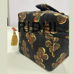 Bolsa de Viaje Multiusos Reutilizable de Algodón Acolchado Estilo Vintage con Estampado Block Print Midnight Meadow, Ecológica y Grande, para Cosméticos - Product Image 3