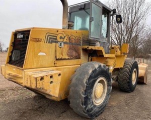 Cargador de ruedas Case 621B 1995: confiabilidad y potencia probadas para operaciones pesadas - Product Image 1