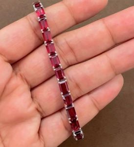 กำไลเทนนิสคลาสสิกประดับพลอยโกเมนธรรมชาติชุบโรเดียมเงินแท้ 925 ทรงสี่เหลี่ยมมรกต ขนาด 6x4 มม. เหมาะสำหรับงานปาร์ตี้และเป็นของขวัญ - Product Image 2