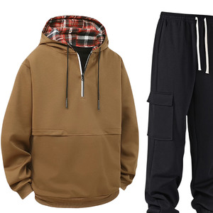 Ensemble de survêtement deux pièces pour homme, sweat à capuche demi-zippé et pantalon cargo, en coton décontracté, idéal pour l'entraînement hivernal et les activités de plein air - Product Image 2