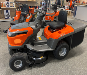 Tracteur à gazon neuf de marque Rider TC 114, moteur puissant et large largeur de coupe de 95 cm - Product Image 1