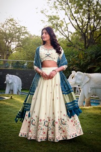 Coton Khadi de vêtements occasionnels attrayants à la mode avec broderie de fil Lehenga Choli fabricant d'Inde - Product Image 4