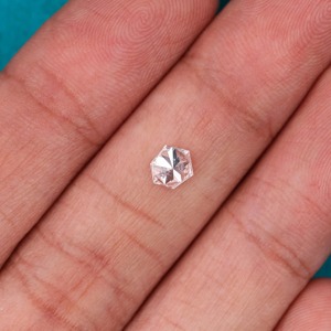 เพชรแล็บโกรนทรงหกเหลี่ยม VVS D สุดฮิตสำหรับแหวนหมั้น พร้อมใบรับรอง IGI จากผู้ผลิตเพชรจากอินเดีย - Product Image 5