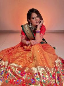 Lehenga choli ผ้าไหมแจ็คการ์ดกับ dupatta กับทอ zari ขายส่งจากโรงงาน - Product Image 6