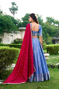 Lehenga Choli en soie Kanchipuram extensible avec tissage Zari et dupatta brodé pour les fêtes, les mariages et Diwali - Product Image 6