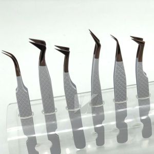 Pinzas de extensión de pestañas de oro rosa con agarre de diamante profesional al por mayor logotipo personalizado acero sostenible nuevo Hello Kitty puntiagudo - Product Image 5