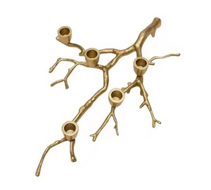 Soporte de vela dorado antiguo Diseño decorativo real para decoración clásica del hogar Bodas y espacios festivos tradicionales - Product Image 2