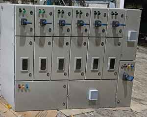 Panel de distribución eléctrico de metal de alto voltaje inteligente con clasificación IP45 Compatible con SCADA y monitoreo remoto - Product Image 2