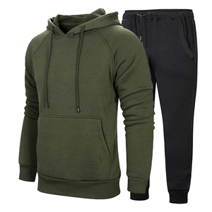 Survêtement Streetwear avec sweat à capuche et pantalon surdimensionnés Survêtement avec sweat à capuche en tricot et pantalon de survêtement fuselé - Product Image 5