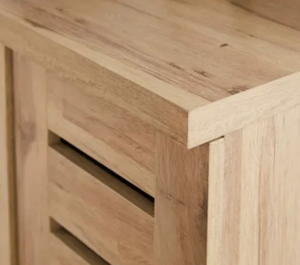 ตู้ไม้เนื้อแข็งแบบดั้งเดิมที่เป็นมิตรกับสิ่งแวดล้อมทำด้วยมือทนทานสำหรับบ้านหรือโรงแรมประตูชัตเตอร์สไตล์เฟอร์นิเจอร์ห้องนั่งเล่น - Product Image 3