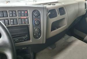 Camión Volquete Renault Kerax 8x4 2011, Camión Volquete Diésel para Minería, Trabajo Pesado, Capacidad de 50t - Product Image 6