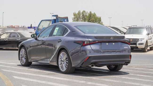 Camioneta Usada 2022 F Sport Platinum Gris Automática 4L Gasolina Interior de Cuero Oscuro R20 Aluminio Volante a la Izquierda Euro - Product Image 4