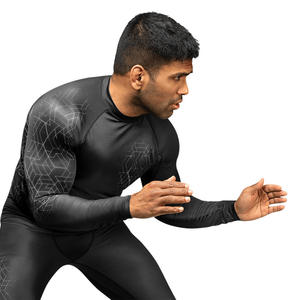 Rash Guard respirant pour hommes personnalisable UPF 50 + Compression Fit pour le surf, la natation et les sports nautiques Remises sur les commandes en gros - Product Image 4