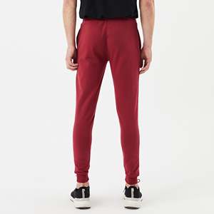 กางเกงวอร์มทรงบานสีแดงเบอร์กันดี GA Slim Fit สวมใส่สบาย เหมาะสำหรับออกกำลังกาย พร้อมโลโก้ปรับแต่งได้ ตกแต่งด้วยซิป มีไซส์ XL ถึง 6XL - Product Image 2