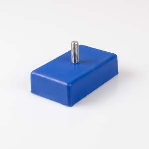 Sistema magnetico gommato 100x61x28mm con perno filettato - Product Image 1