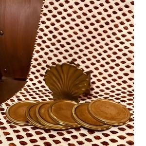 ถาดรองแก้วโลหะพร้อมแผ่นรองทรงกลมสำหรับตกแต่งบนโต๊ะทำจากโลหะทันสมัย - Product Image 1