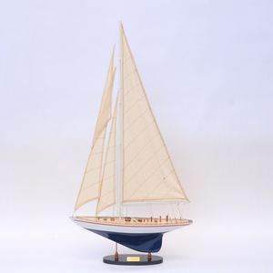 Maqueta de Barco de Madera de Estilo Náutico Europeo Pintada a Mano para Empresas, Independiente - Product Image 1