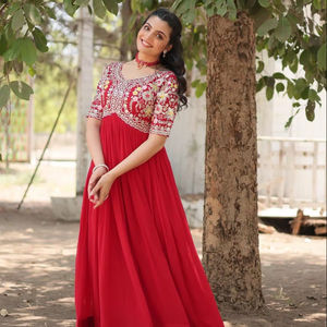 Designer indien 3 pièces ensemble traditionnel évasé Kurti pantalon Dupatta Readymade Salwar Kameez fête festive femmes pakistanais ethnique - Product Image 1