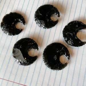 หัวลูกศรพระจันทร์เสี้ยวออบซิเดียนสีดำซึ่งเป็นที่ต้องการสูงสำหรับการทำความสะอาดพลังงานและการรักษาทางจิตวิญญาณทั่วโลก - Product Image 5