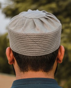 Túnica de Oración Redonda, Sólida, Gris Claro, Duradera y Elegante para Hombres, con Detalles Cosidos, Impermeable, Diseñada para Oraciones Islámicas y Deportes - Product Image 3