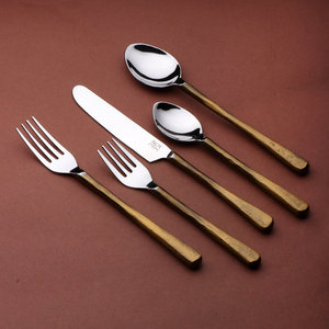 Ensemble de couverts en acier miroir de qualité supérieure Offre Spéciale couverts élégants Design élégant et durable Parfait pour la salle à manger à la maison Utilisation de la table moderne - Product Image 2