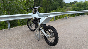 ข้อเสนอที่ดีที่สุด รถมอเตอร์ไซค์วิบากไฟฟ้า Starx Future Electrics รุ่นใหม่ ปี 2026 Varg M/X 80 แรงม้า สำหรับขาย - Product Image 2
